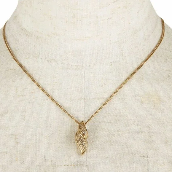 Authentic Christian Dior necklace with Dior pendant - Picture 4 of 9